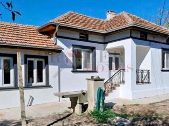 Дава се под наем Къща в с. Бутово, Област Велико Търново - 100 кв.м за 510 € - Снимка #1