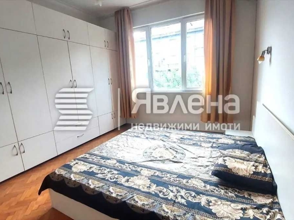 Дава се под наем Тристаен апартамент в София, Център - 130 кв.м за 1271.43 € - Снимка #1