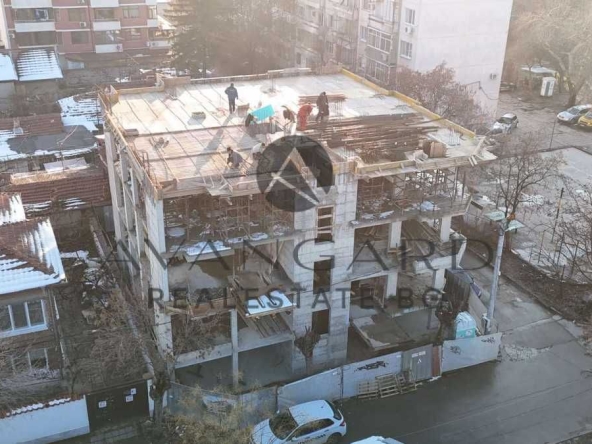 Тристаен апартамент в Пловдив, Кючук Париж - 107 кв.м за 790 €/кв.м - Снимка #1