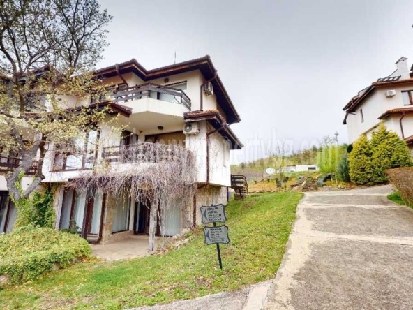 Тристаен апартамент в с. Кошарица, Област Бургас - 130 кв.м за 993 €/кв.м - Снимка #1