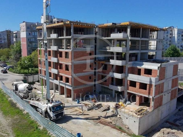 Двустаен апартамент в Пловдив, Тракия - 69 кв.м за 1044 €/кв.м - Снимка #1