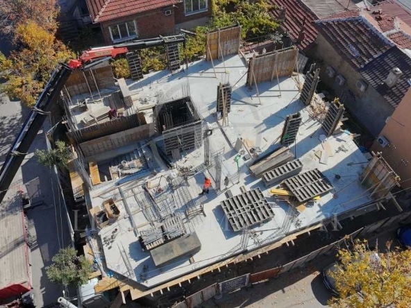 Тристаен апартамент в Пловдив, Кючук Париж - 105 кв.м за 1369 €/кв.м - Снимка #1