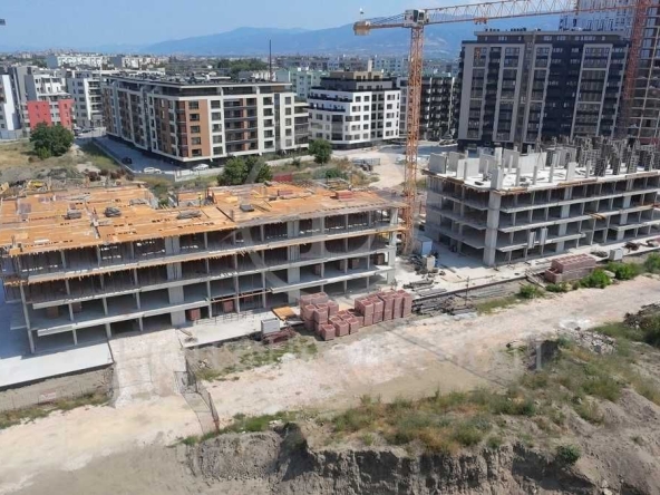 Двустаен апартамент в Пловдив, Христо Смирненски - 84 кв.м за 1476 €/кв.м - Снимка #1