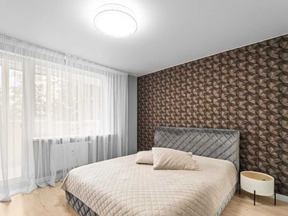 Дава се под наем Тристаен апартамент в Бургас, Сарафово - 98 кв.м за 433.5 € - Снимка #1