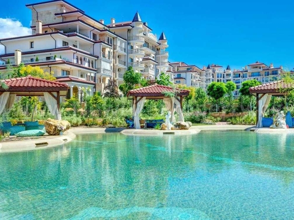 Тристаен апартамент в Несебър - 106 кв.м за 1840 €/кв.м - Снимка #1