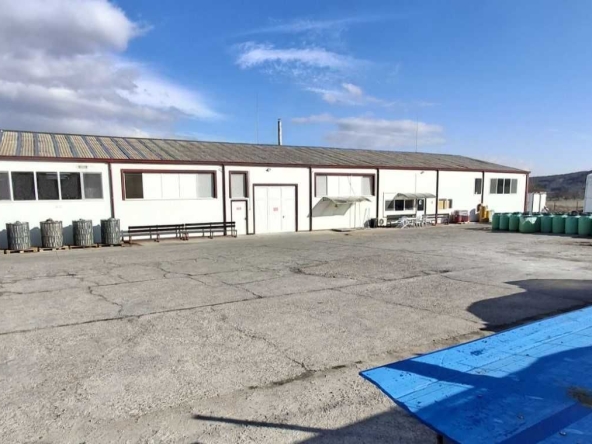 Промишлена сграда в Павел баня - 3746 кв.м за 267 €/кв.м - Снимка #1