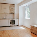 Дава се под наем Едностаен апартамент в Пловдив, Кючук Париж - 36 кв.м за 153 € - Снимка #1