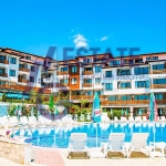 Двустаен апартамент в к.к. Слънчев бряг - 65 кв.м за 954 €/кв.м - Снимка #1