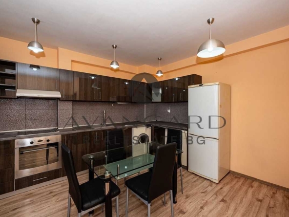 Тристаен апартамент в Пловдив, Кършияка - 80 кв.м за 2028 €/кв.м - Снимка #1