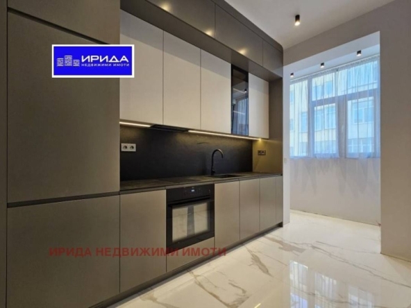 Тристаен апартамент в София, Център - 80 кв.м за 4782 €/кв.м - Снимка #1