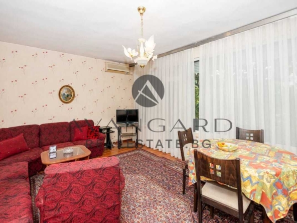 Тристаен апартамент в Пловдив, Център - 76 кв.м за 2014 €/кв.м - Снимка #1