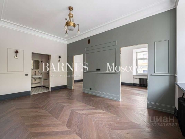 Дава се под наем Тристаен апартамент в Варна, Център - 90 кв.м за 800 € - Снимка #1