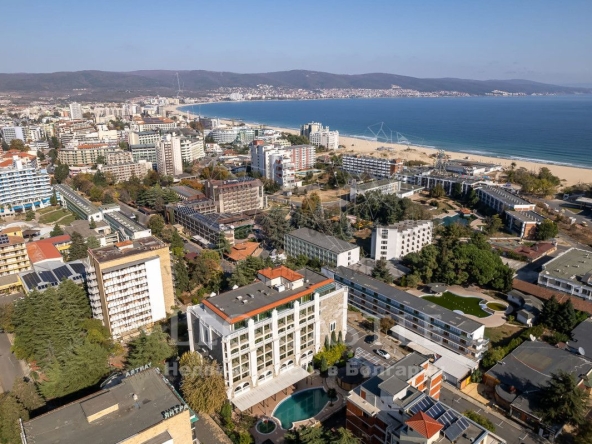 Двустаен апартамент в к.к. Слънчев бряг - 83 кв.м за 934 €/кв.м - Снимка #1