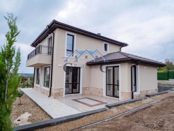 Къща в с. Приселци, Област Варна - 169 кв.м за 1480 €/кв.м - Снимка #1