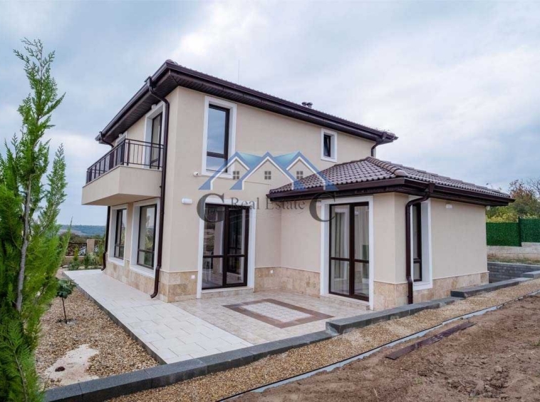Къща в с. Приселци, Област Варна - 169 кв.м за 1480 €/кв.м - Снимка #1