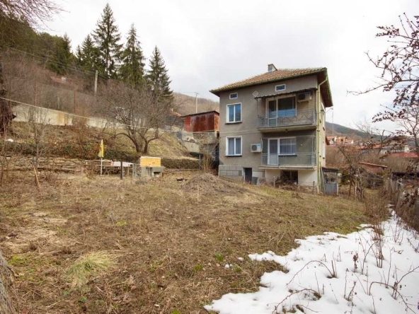 Къща в с. Чурек, Област София-област - 150 кв.м за 734 €/кв.м - Снимка #1