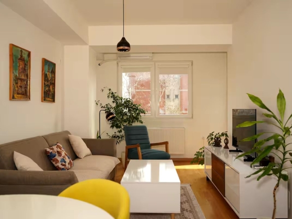 Дава се под наем Двустаен апартамент в София, Център - 75 кв.м за 510 € - Снимка #1