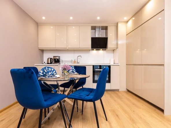 Дава се под наем Двустаен апартамент в Пловдив, Каменица 1 - 85 кв.м за 525 € - Снимка #1