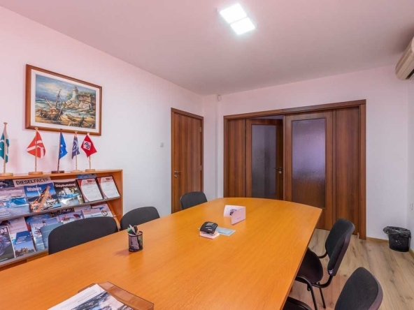 Дава се под наем Офис в Варна, Левски - 110 кв.м за 797.64 € - Снимка #1