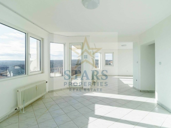 Къща в с. Орешак, Област Варна - 420 кв.м за 377 €/кв.м - Снимка #1