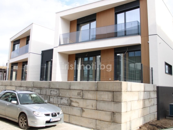 Къща в с. Бистрица, Област София-град - 302 кв.м за 1020 €/кв.м - Снимка #1