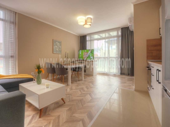 Двустаен апартамент в к.к. Слънчев бряг - 65 кв.м за 1193 €/кв.м - Снимка #1