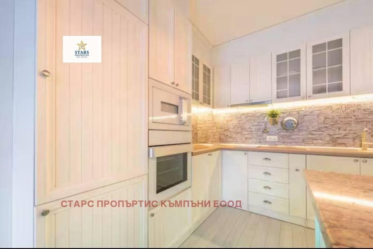 Тристаен апартамент в Варна, Гръцка махала - 137 кв.м за 2178 €/кв.м - Снимка #1