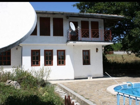 Къща в с. Дюлино, Област Варна - 280 кв.м за 518 €/кв.м - Снимка #1