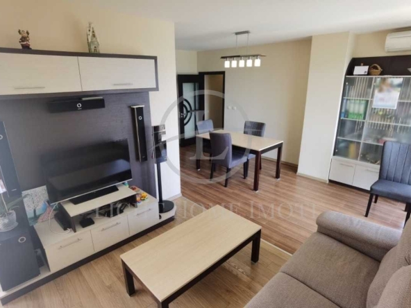 Тристаен апартамент в Пловдив, Тракия - 110 кв.м за 1882 €/кв.м - Снимка #1