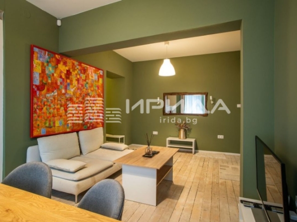Тристаен апартамент в София, Център - 86 кв.м за 2876 €/кв.м - Снимка #1