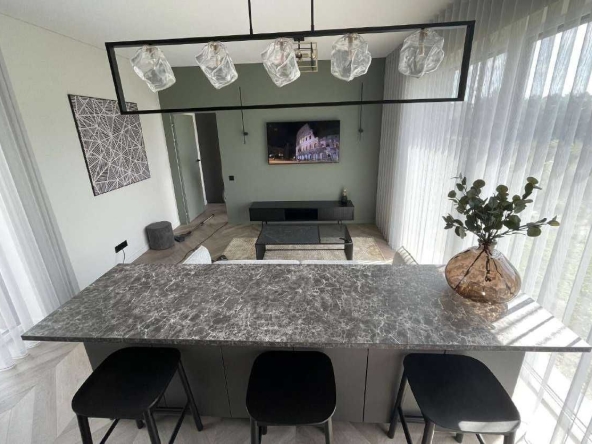 Дава се под наем Двустаен апартамент в Бургас, Славейков - 65 кв.м за 350 € - Снимка #1