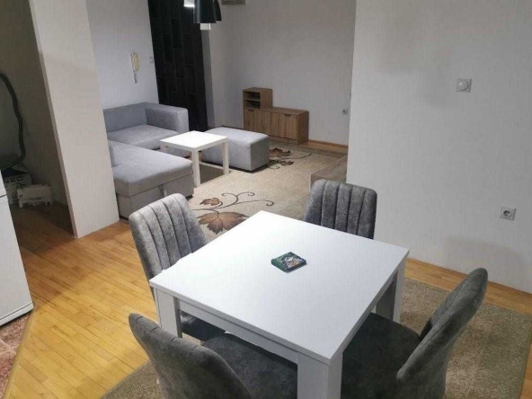 Дава се под наем Двустаен апартамент в Пловдив, Кючук Париж - 69 кв.м за 300.9 € - Снимка #1