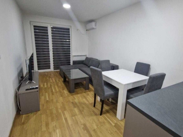 Дава се под наем Двустаен апартамент в София, Зона Б-5 - 55 кв.м за 561 € - Снимка #1