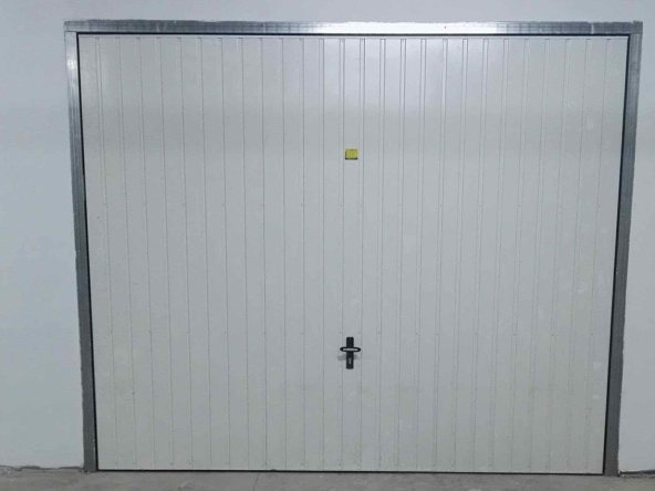 Дава се под наем Гараж / Паркомясто в Благоевград, Струмско - 20 кв.м за 91.8 € - Снимка #1