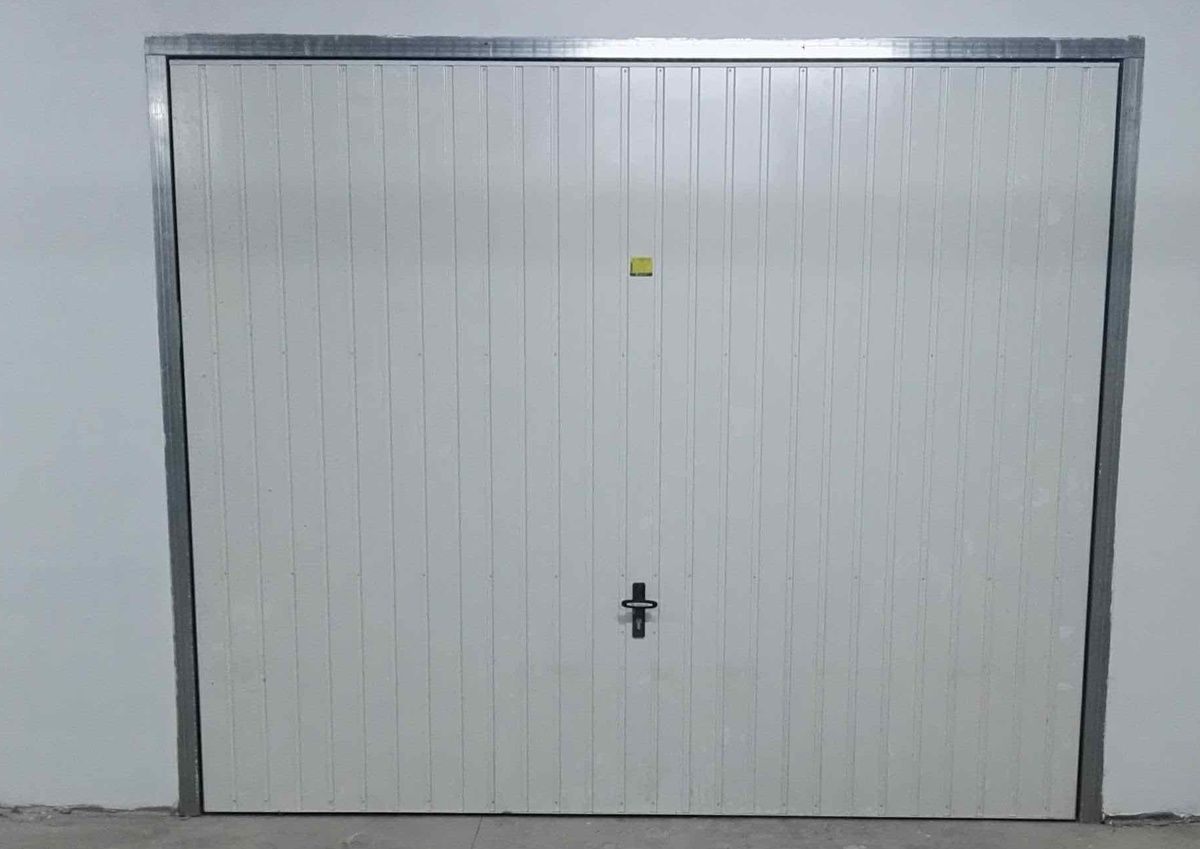 Дава се под наем Гараж / Паркомясто в Благоевград, Струмско - 20 кв.м за 99.45 € - Снимка #1