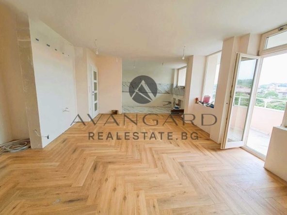 Тристаен апартамент в Пловдив, Център - 160 кв.м за 1675 €/кв.м - Снимка #1