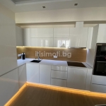 Дава се под наем Тристаен апартамент в София, Център - 82 кв.м за 950 € - Снимка #1