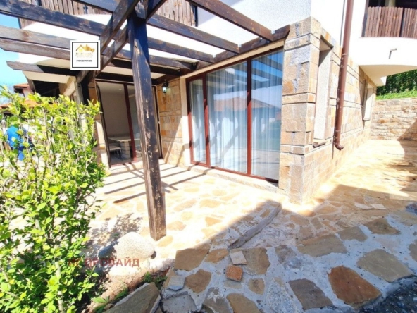 Етаж от къща в с. Кошарица, Област Бургас - 96 кв.м за 1094 €/кв.м - Снимка #1