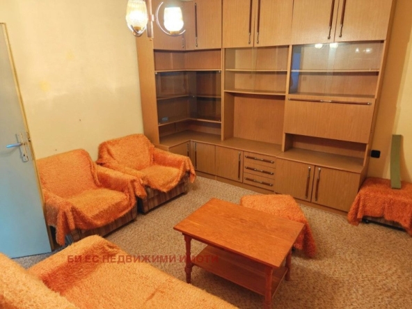 Етаж от къща в Перник, Клепало - 55 кв.м за 1055 €/кв.м - Снимка #1