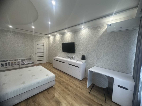 Дава се под наем Двустаен апартамент в София, Дружба 2 - 67 кв.м за 612 € - Снимка #1