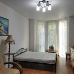 Дава се под наем Двустаен апартамент в София, Оборище - 70 кв.м за 423.3 € - Снимка #1