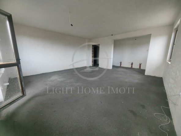 Четиристаен апартамент в Пловдив, Остромила - 180 кв.м за 973 €/кв.м - Снимка #1