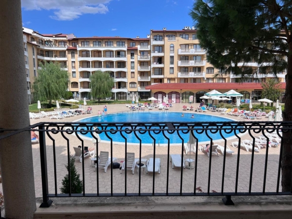 Тристаен апартамент в к.к. Слънчев бряг - 94 кв.м за 1171 €/кв.м - Снимка #1