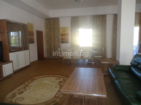 Дава се под наем Четиристаен апартамент в София, Витоша - 261 кв.м за 1500 € - Снимка #1