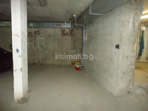 Гараж / Паркомясто в София, Зона Б-19 - 14 кв.м за 1072 €/кв.м - Снимка #1