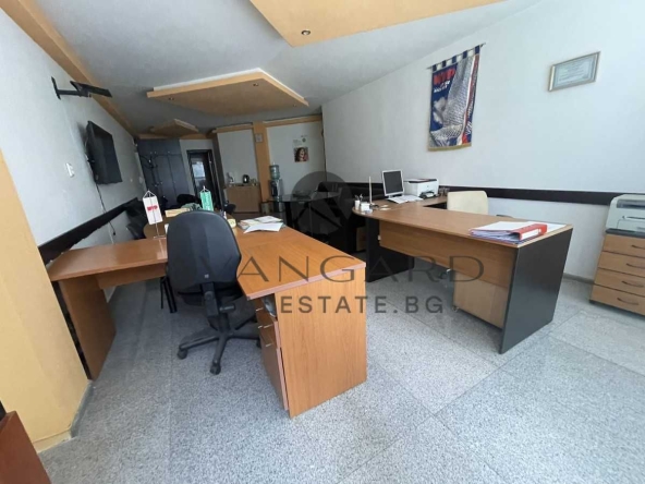 Офис в Пловдив, Кършияка - 107 кв.м за 1169 €/кв.м - Снимка #1