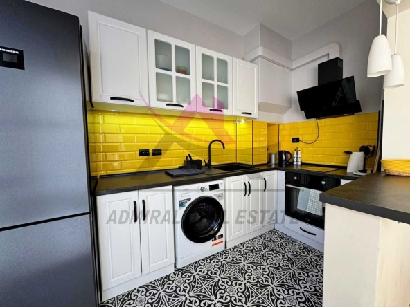 Дава се под наем Четиристаен апартамент в Варна, Център - 110 кв.м за 1000 € - Снимка #1