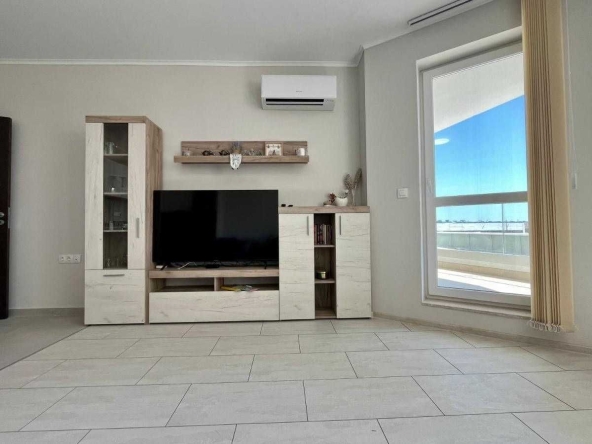 Дава се под наем Двустаен апартамент в Бургас, Славейков - 90 кв.м за 600 € - Снимка #1