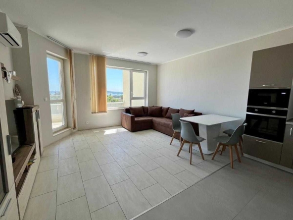 Дава се под наем Двустаен апартамент в Бургас, Славейков - 90 кв.м за 600 € - Снимка #1