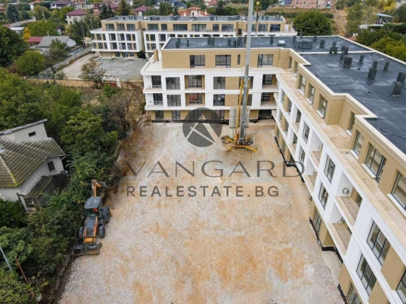 Четиристаен апартамент в Пловдив, Беломорски - 197 кв.м за 986 €/кв.м - Снимка #1